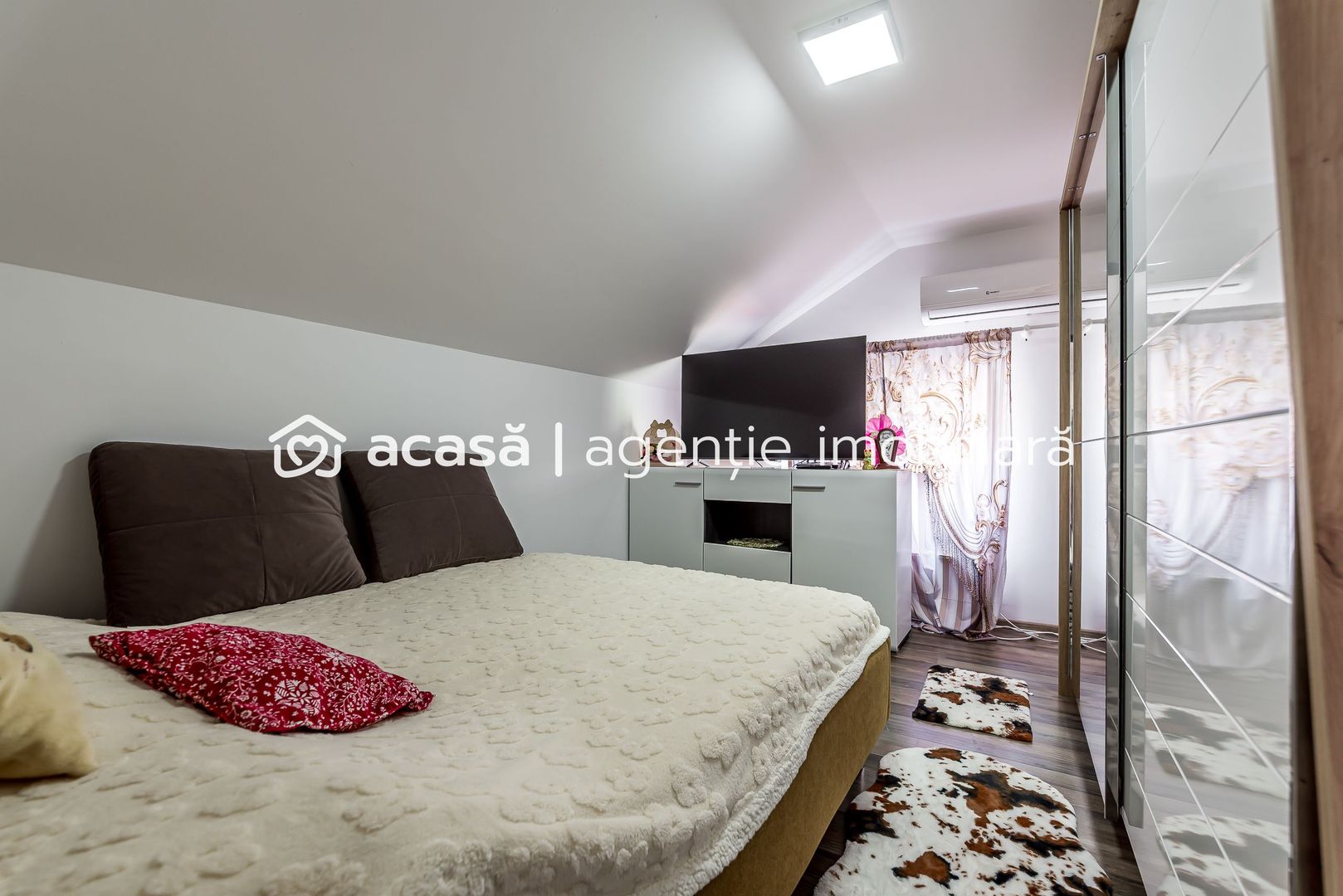 Mansardă cu 2 dormitoare și loc de parcare - 0% COMISION - Poză 3