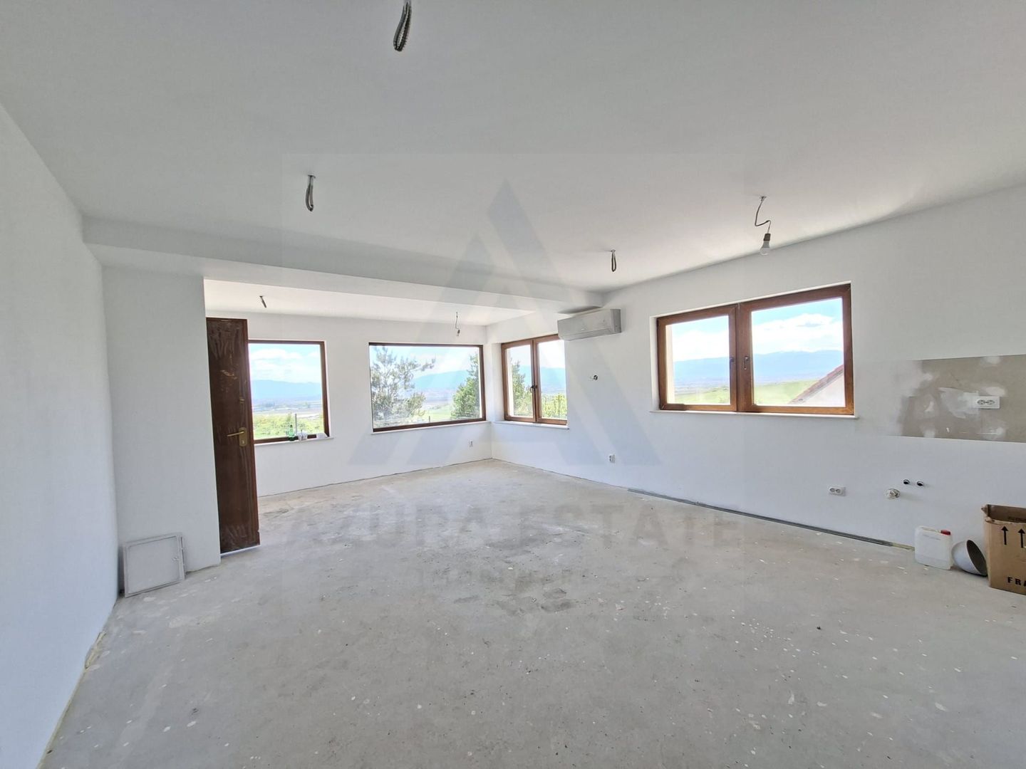 Casa premium 4 camere 2 bai pivnita filigorie teren 550 mp Sura Mare - Poză 3