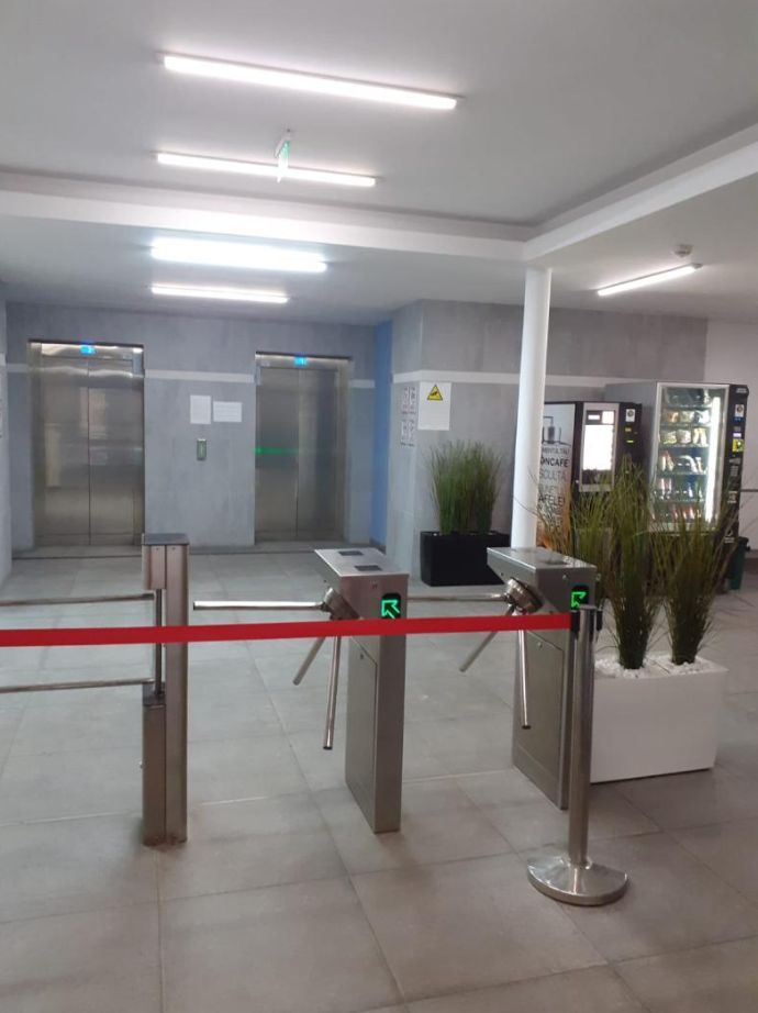 CLADIRE BIROURI | 7,000 MP UTILI + 1,200 TEREN | RANDAMENT 7,5% - Poză 2