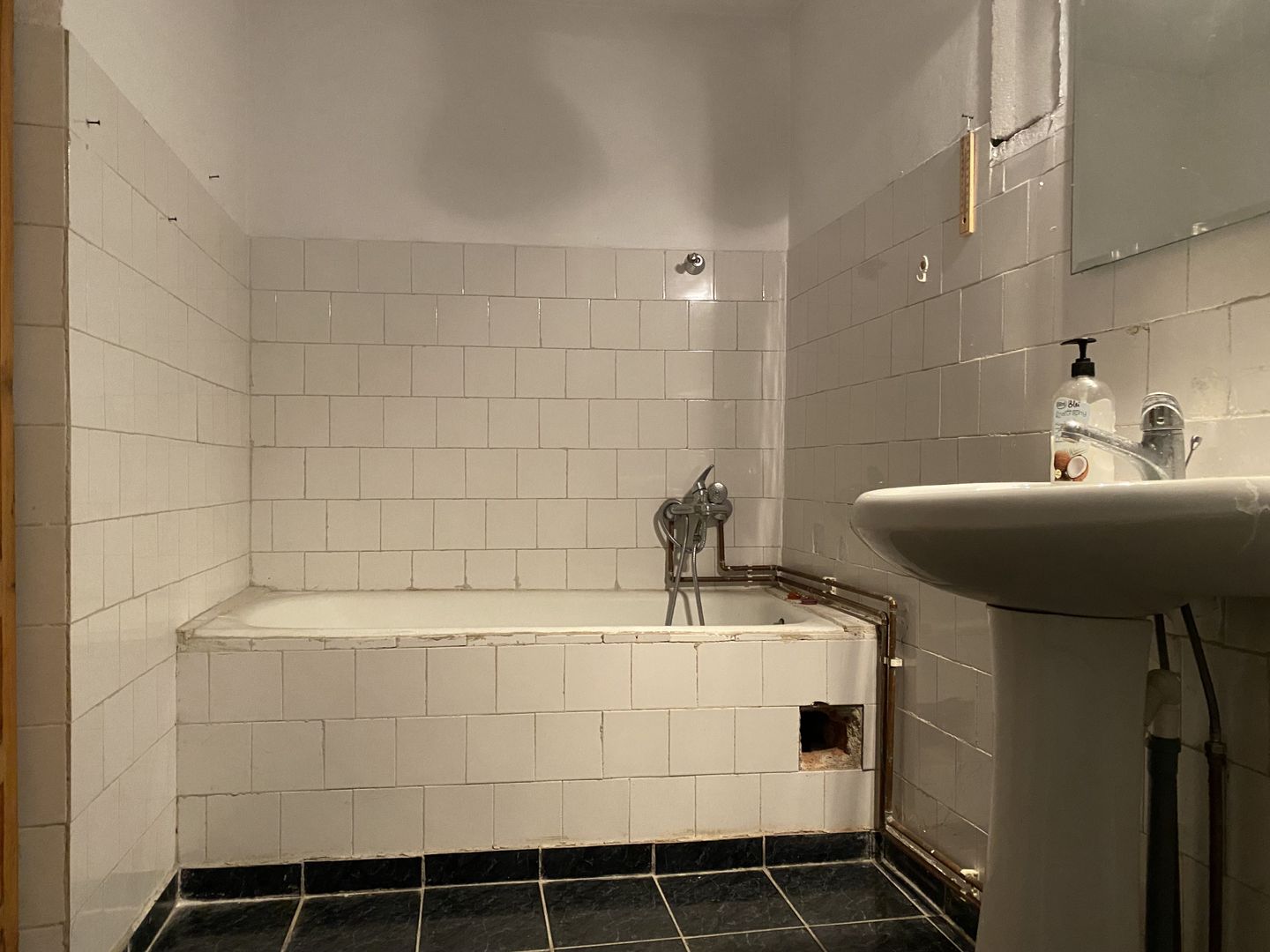 Vanzare apartament -3 camere la casă, etaj 1+pod+cota teren–Târgoviște - Poză 9