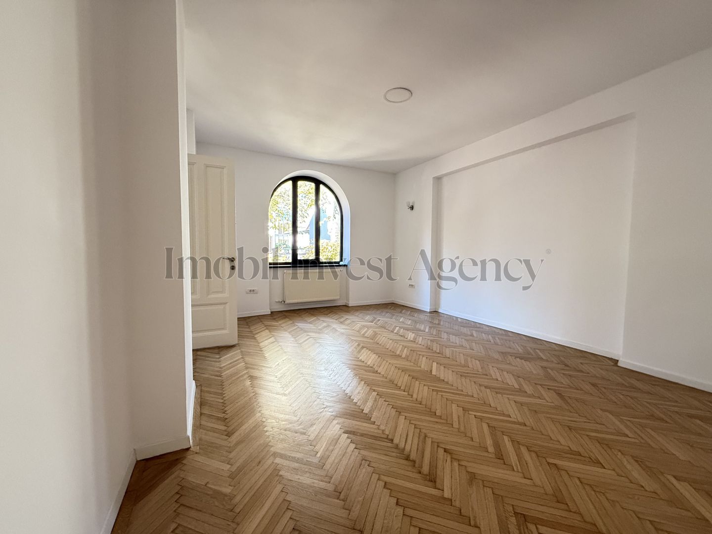 Vilă interbelică restaurată – Dorobanți Capitale 363 mp utili - Poză 11