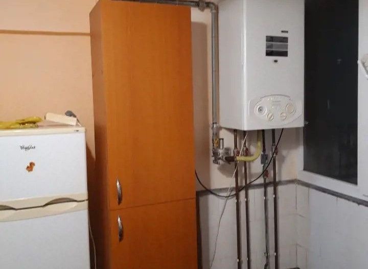 Etaj 2  zona Lipovei 2 camere centrala proprie - Poză 4