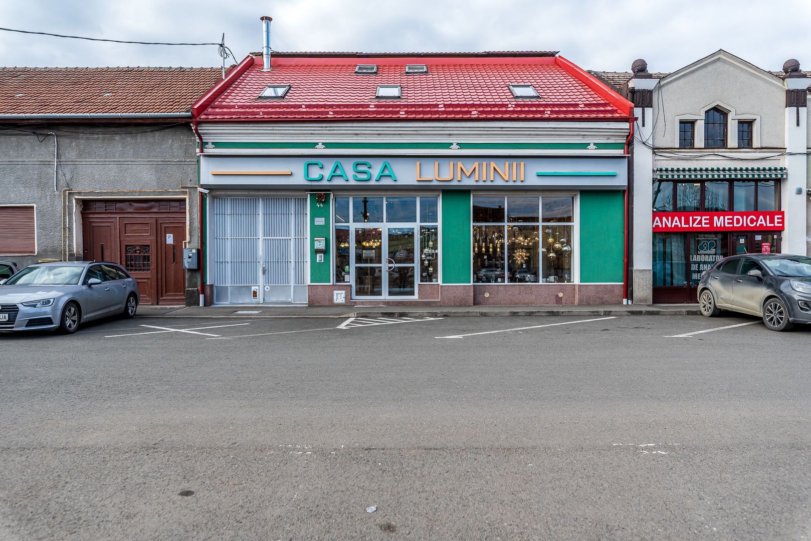 Spațiu comercial,  hala, si un penthouse în centrul Aradului Nou - Poză 3