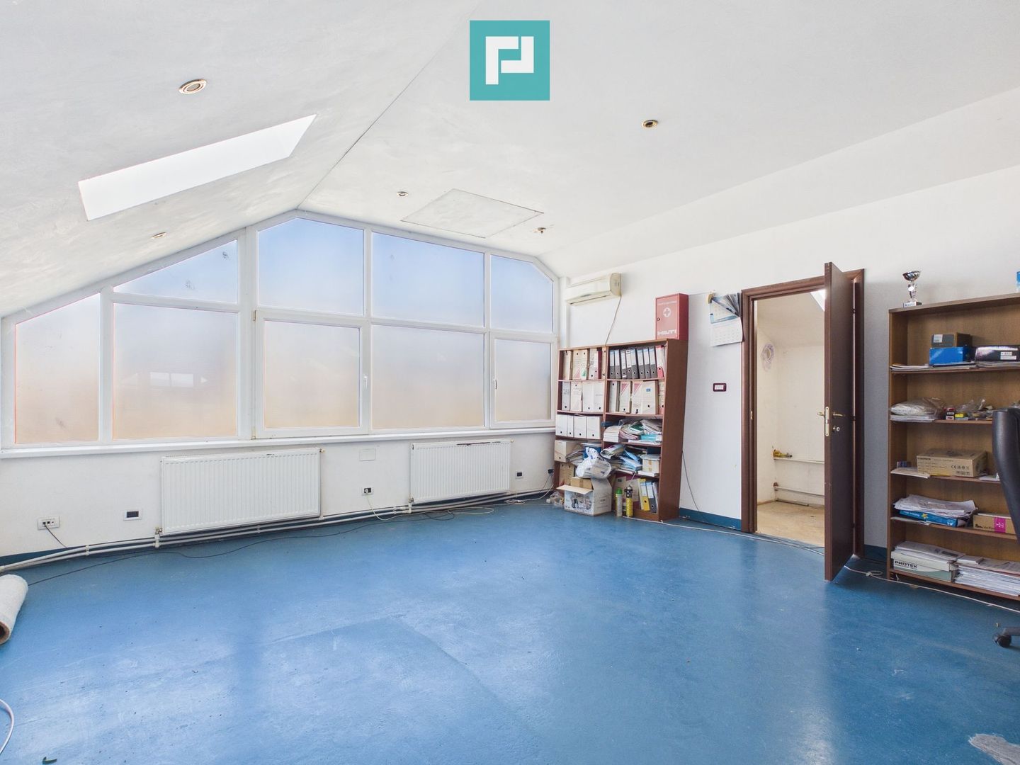 Spațiu comercial pe 2 nivele în Caransebeș - Poză 8