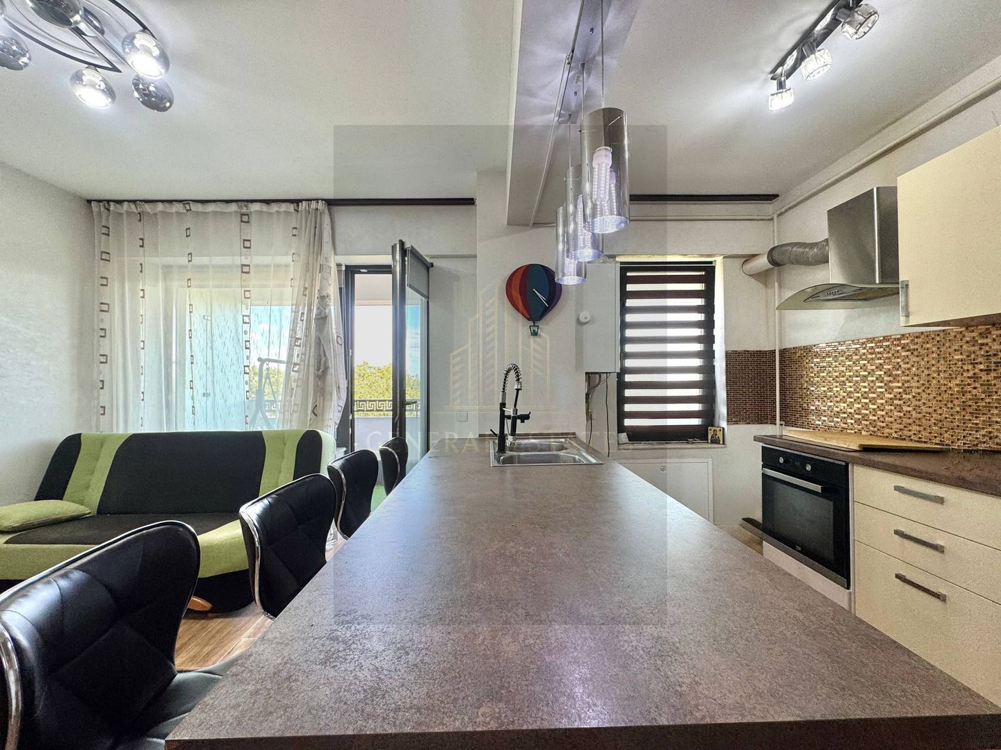 Vânzare apartament cu 2 camere, 67 m.p. - Complexul Royal Town. - Poză 9