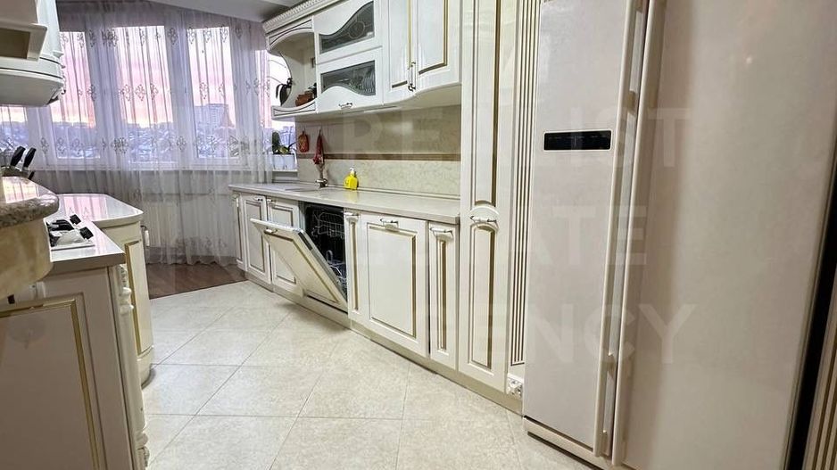 Chirie apartament, 3 camere, strada Lev Tolstoi, Centru - Poză 4