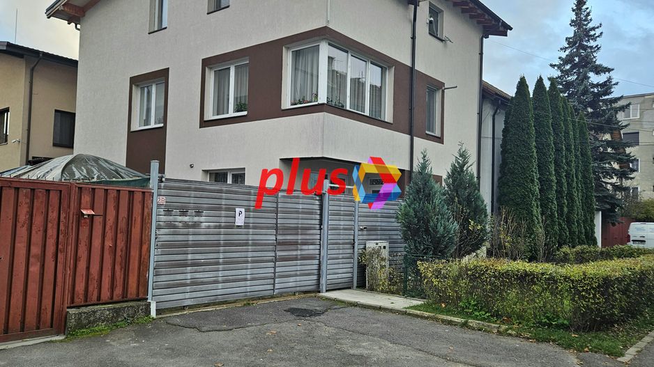 Oportunitate - Apartament cu trei camere in vila, zona Tractorul 70 mp - Poză 22