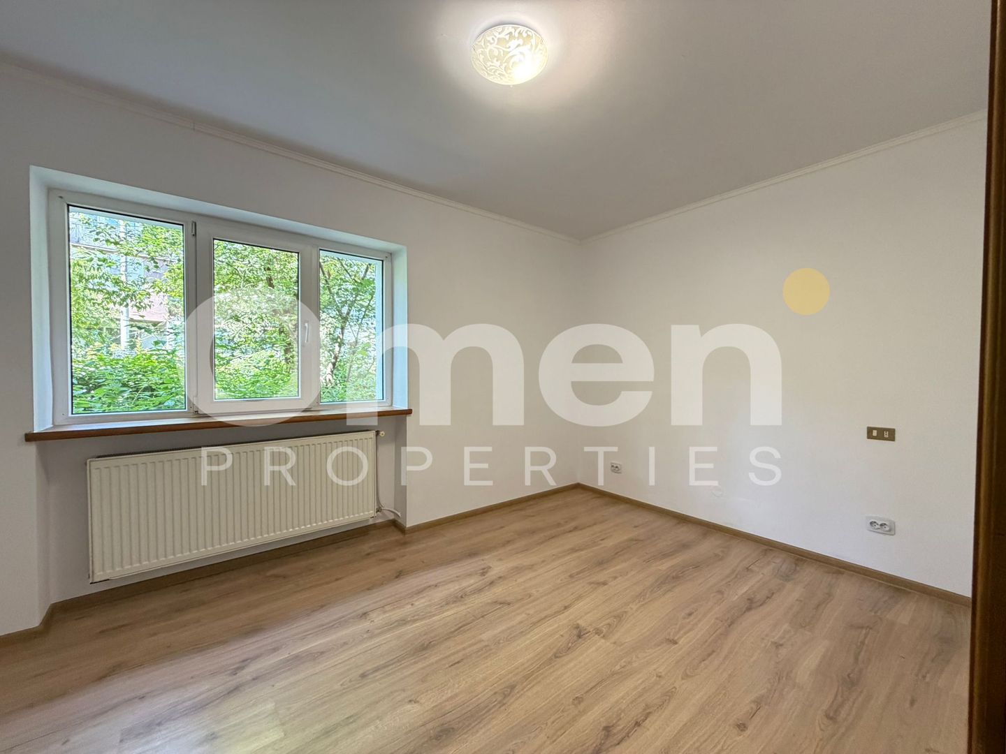 Apartament cu 2 camere, situat in zona centrala - Poză 4