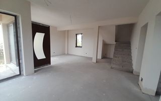 Casa individuala la intrare in Campenesti - Poză 2