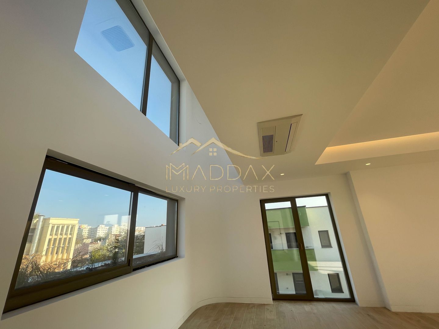 Impressive Penthouse-Triplex ** Green Building***/ 3 parking / Stefan Cel Mare - Poză 1