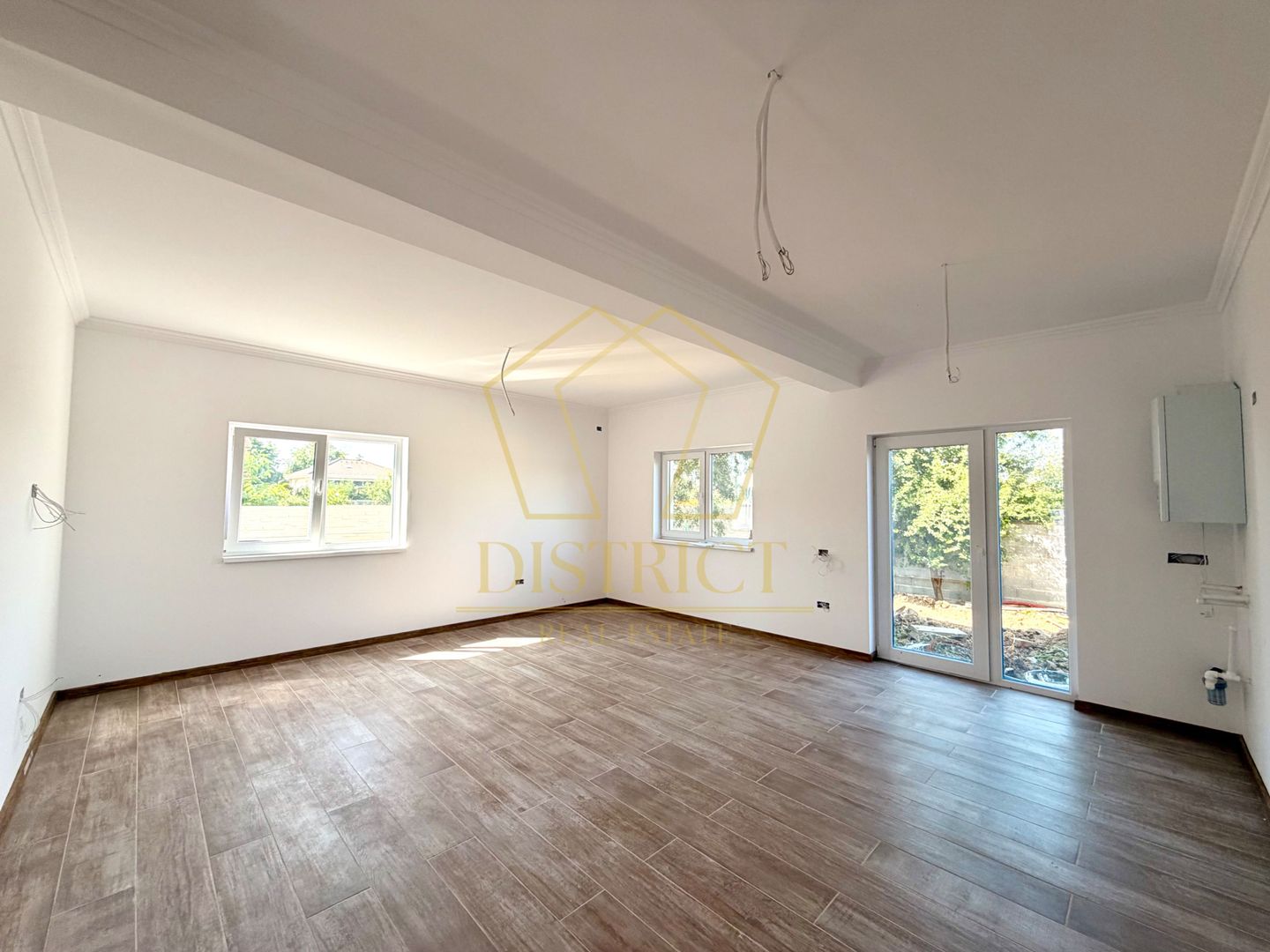 Duplex cu 4 camere | Mosnita Veche, la asfalt | Lidl - Poză 1