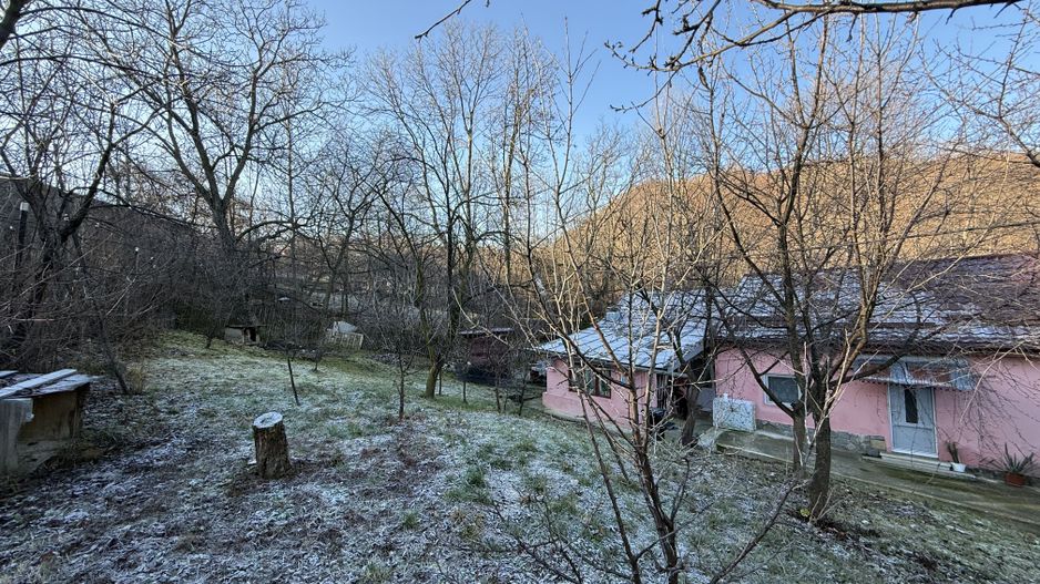 Casa 5 camere, foișor , garaj și teren 800mp cu toate utilitățile! - Poză 37