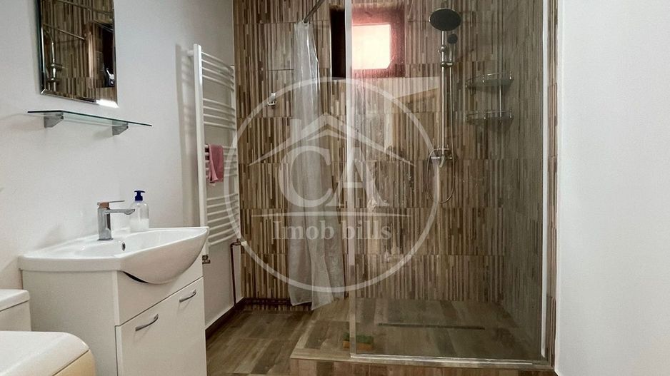 Casa de vânzare cu 8 camere de tip P+E+M in zona Rogerius, Oradea - Poză 23