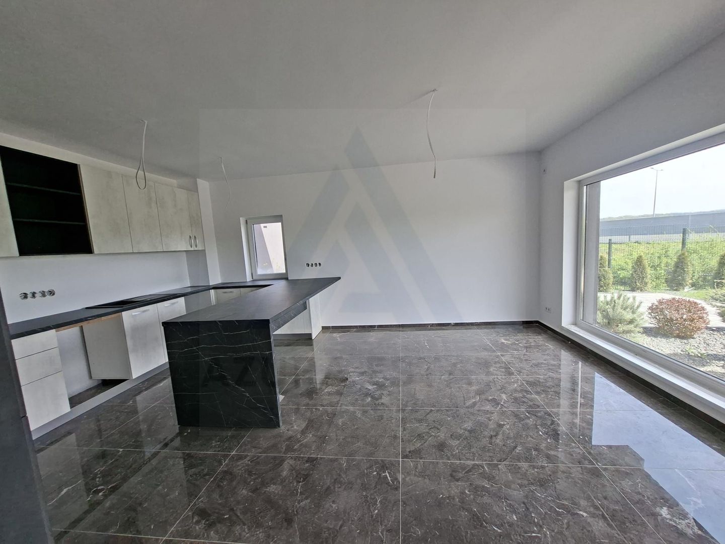 Casă moderna premium 195 mp utili cu garaj și teren 815 mp în Selimbar - Poză 12