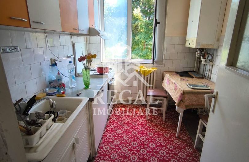 Apartament cu trei camere de vânzare in zona Micro 4 - Poză 5