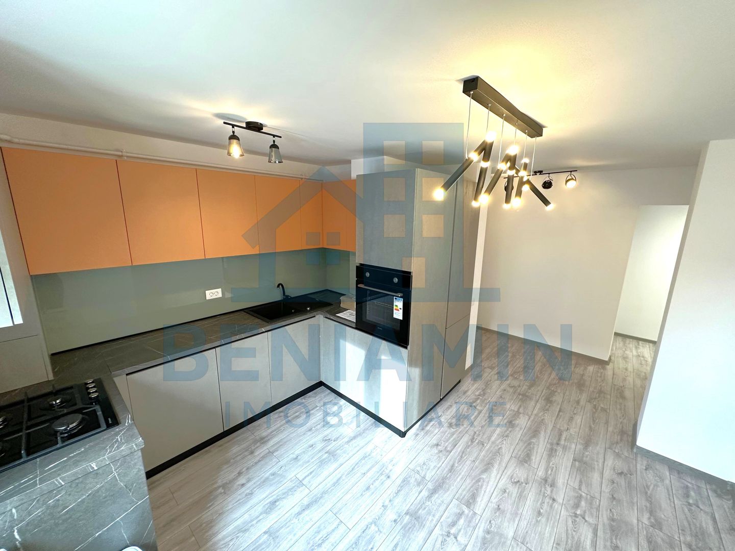 Ultracentral-4 Camere-Lux-Mobilat-Utilat-Etaj 1-CT-Disponibil imediat - Poză 3