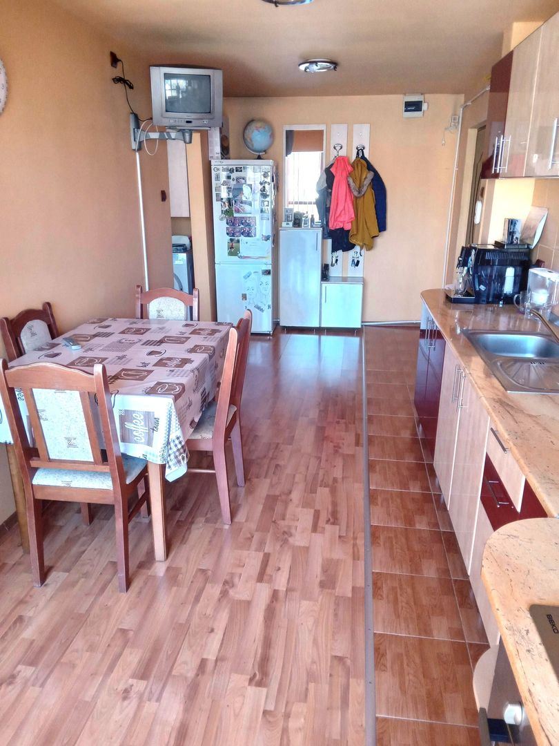 Apartament 2 camere decomandat, Cetate, Mercur, et.3 - Poză 5