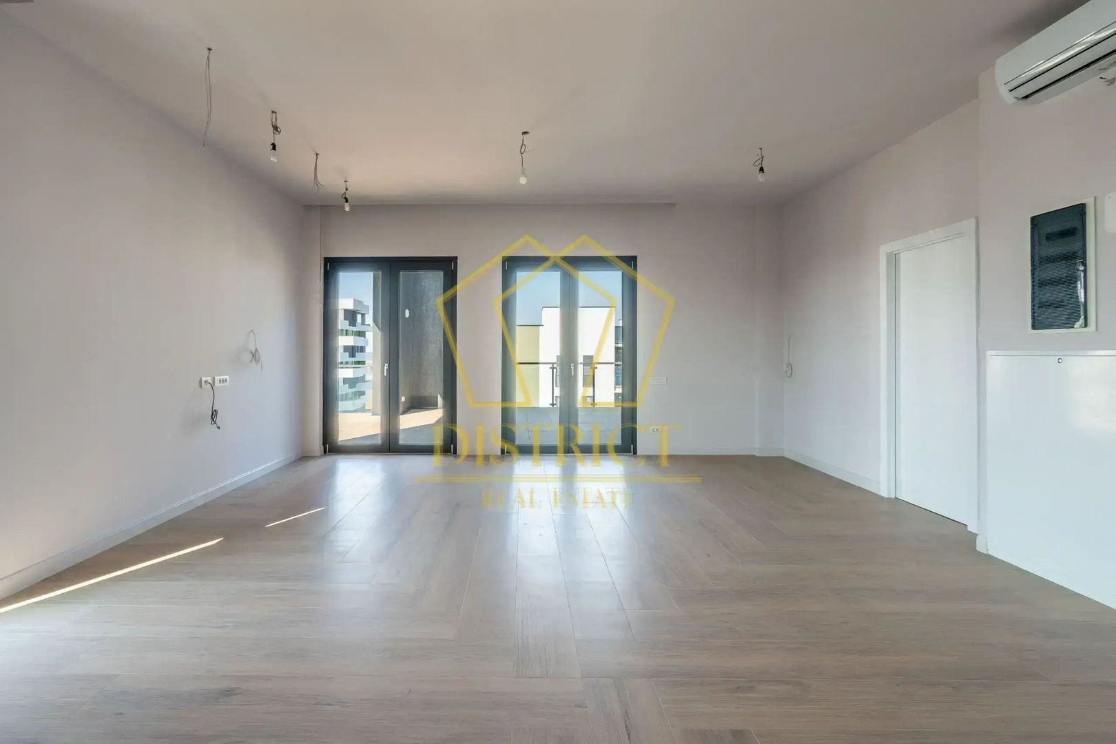 Penthouse superb cu 4 camere | Torontalului - Poză 2