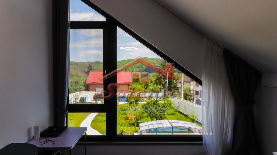 VILĂ MODERNĂ DE LUX CU PISCINĂ, FOTOVOLTAICE ȘI FOIȘOR – BREAZA - Poză 32