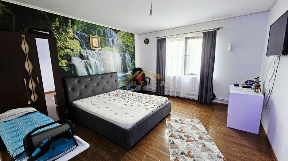 Vila 6 camere la intrare in Dobreni - Poză 12