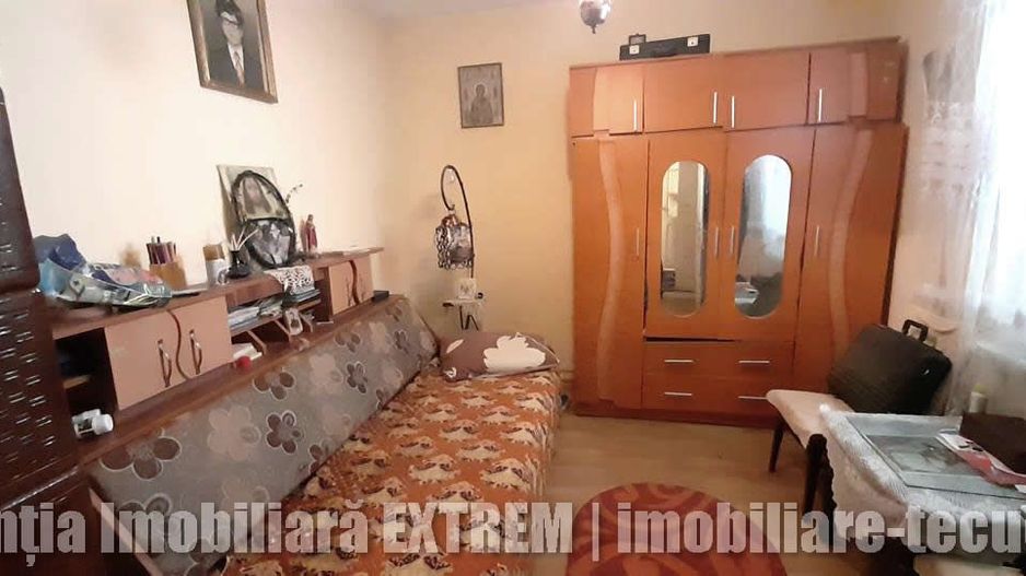 Casă de cărămidă, cu 4 camere, 417mp teren, lăngă Gara de Sud, Tecuci - Poză 5