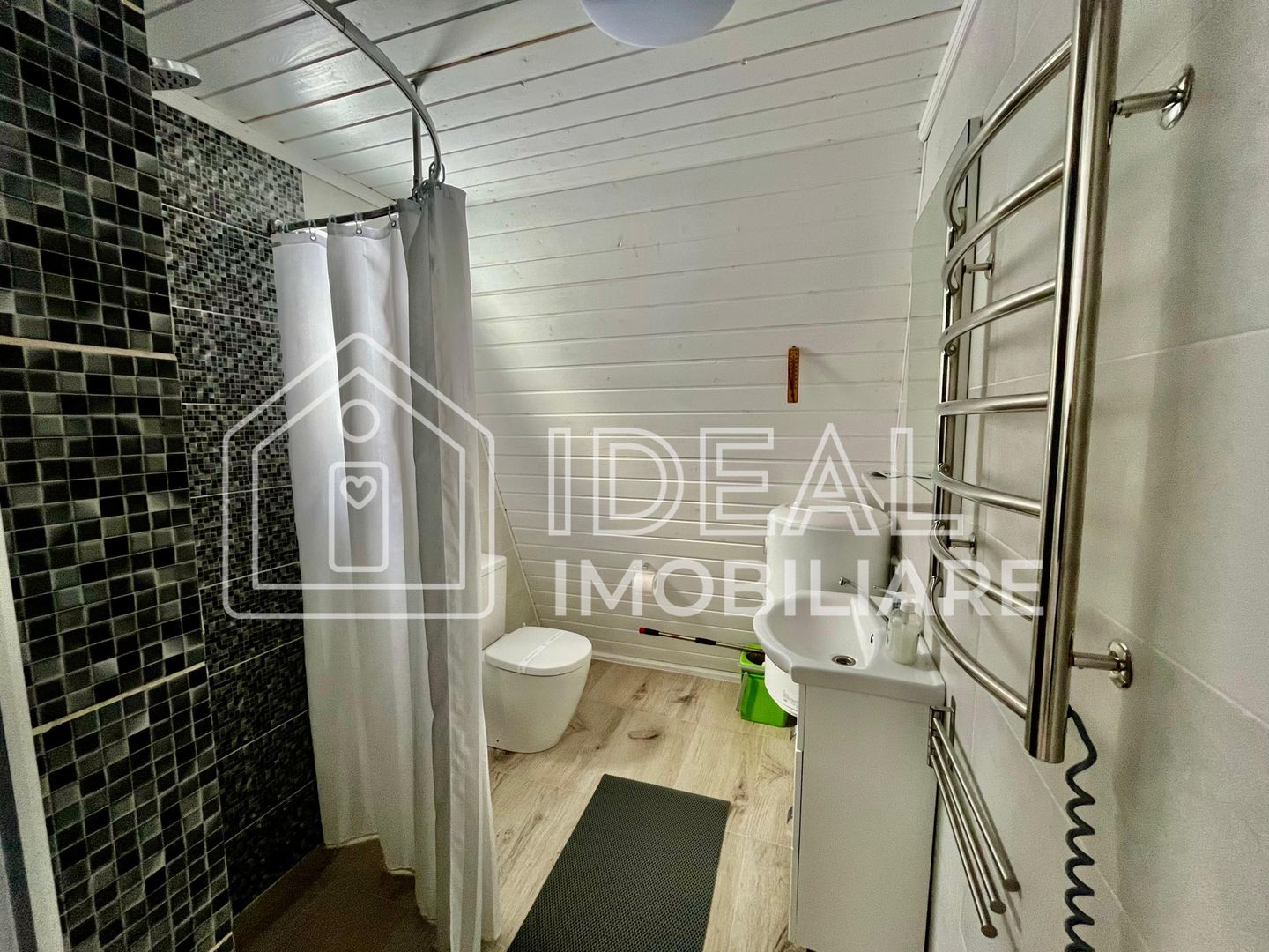 Pensiune de vânzare în Cârțișoara – investiție turistică la poalele munților - Poză 25