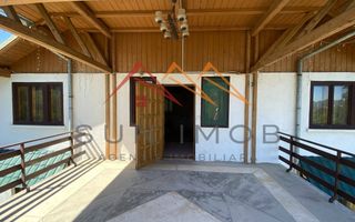 Vila de vanzare, teren 3100 mp, 7 camere, 6 grupuri sanitare, 3 CT, an 1997 - Poză 44