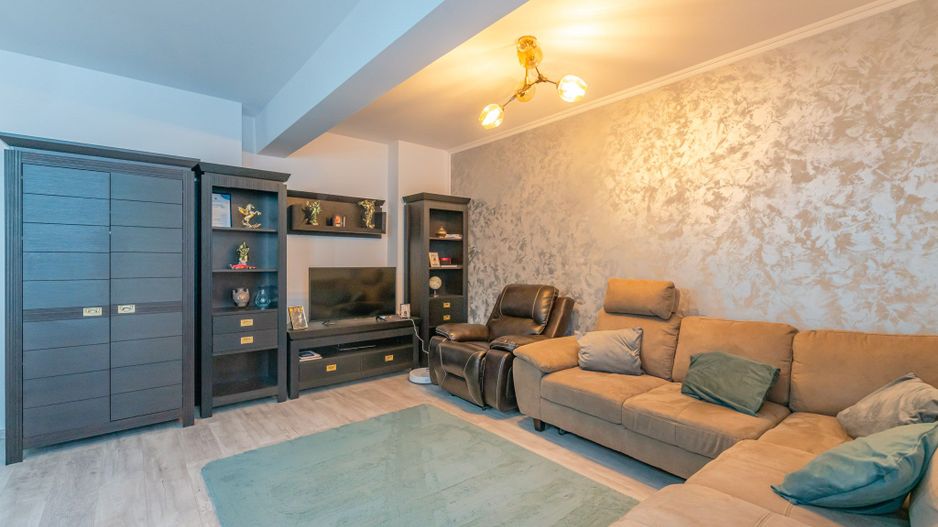 Studio mobilat și utilat, bloc 2020, etaj 3 – Terasă comuna amenajată - Poză 2