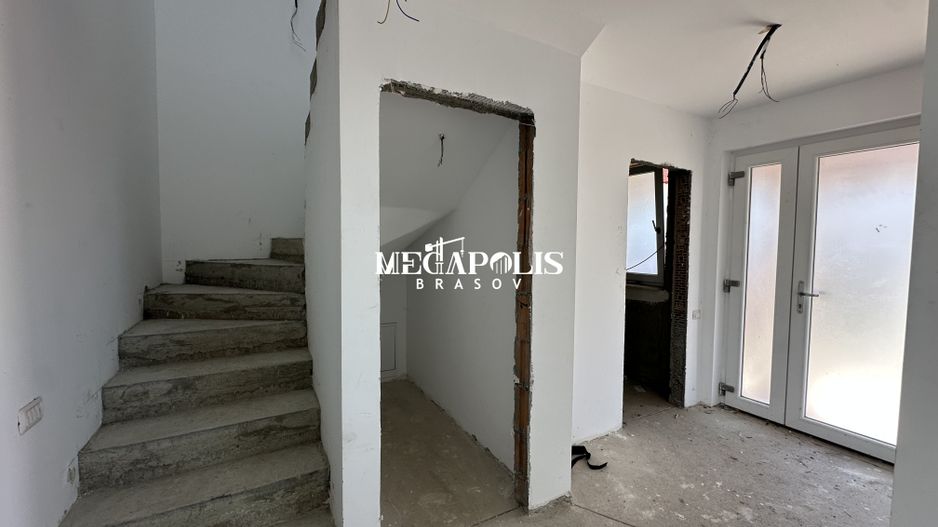 Intrarea in Sanpetru / Cartier Privat / Credit - Poză 16
