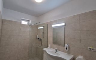 Apartament cu 3 camere, curte si loc de parcare Str. Lunga - Poză 8