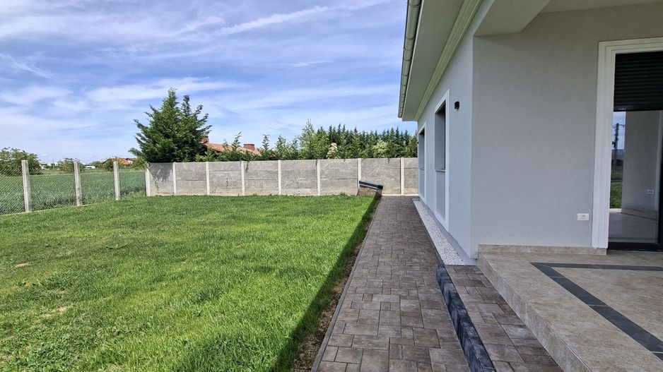 Locuinta individuala cu garaj- in stil mediteranean - Poză 23