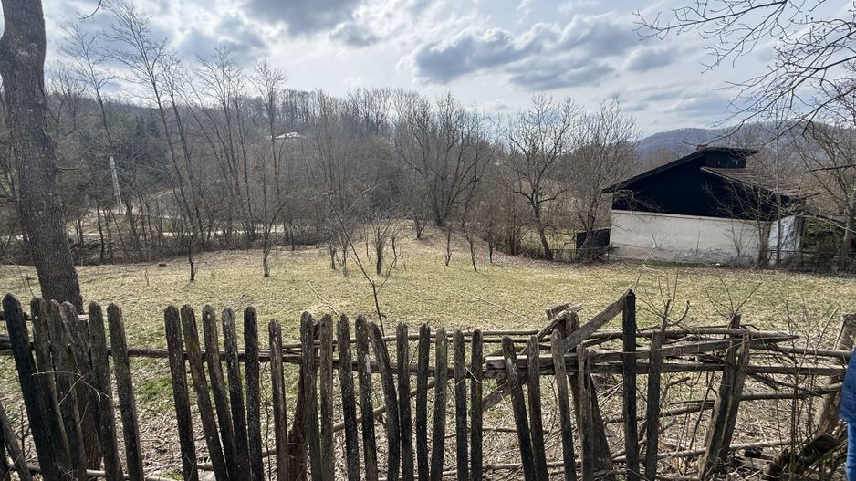 Teren intravilan la asfalt 2100 mp deschidere 21 mp la asfalt! - Poză 2