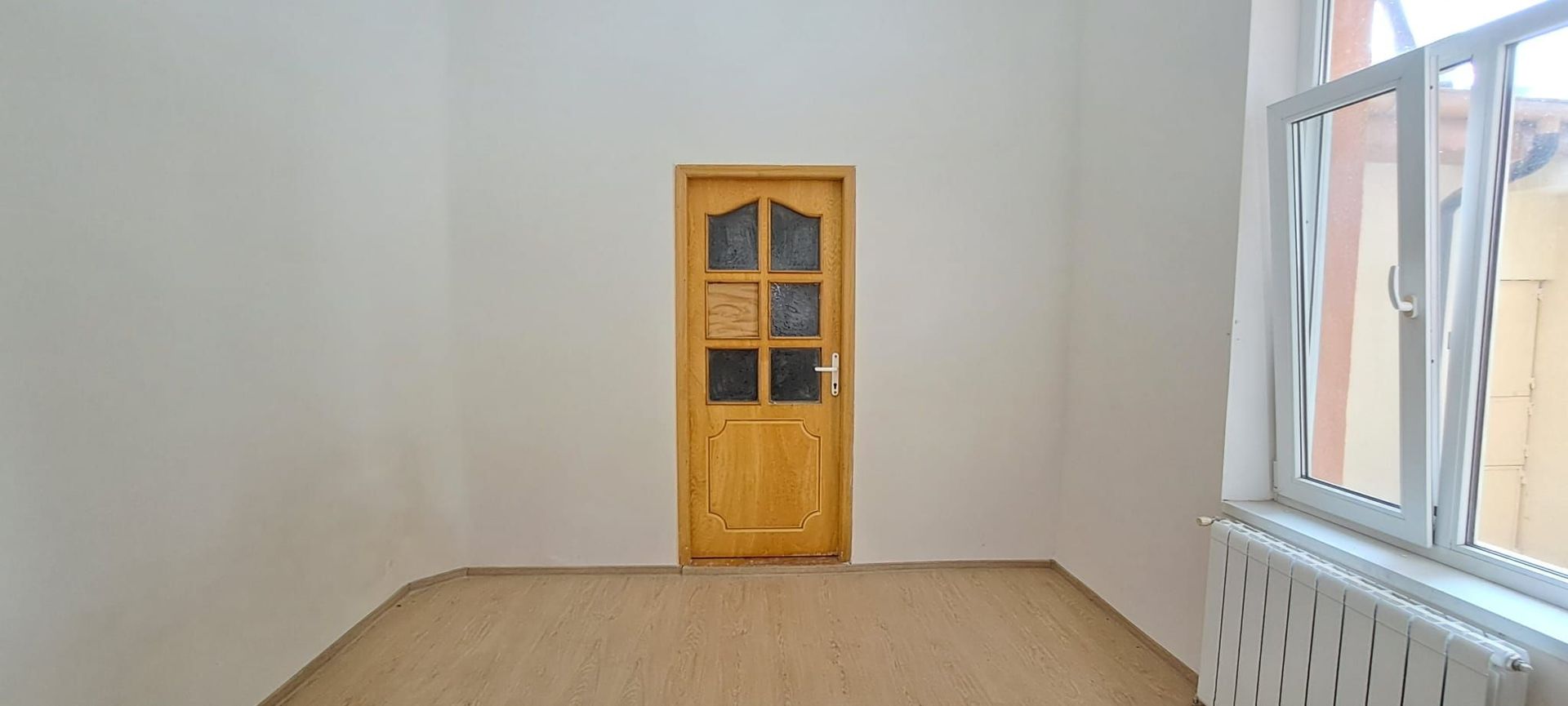 Tineretului, 350 metri metrou, casa 2 camere + curte, pretabil birou - Poză 5