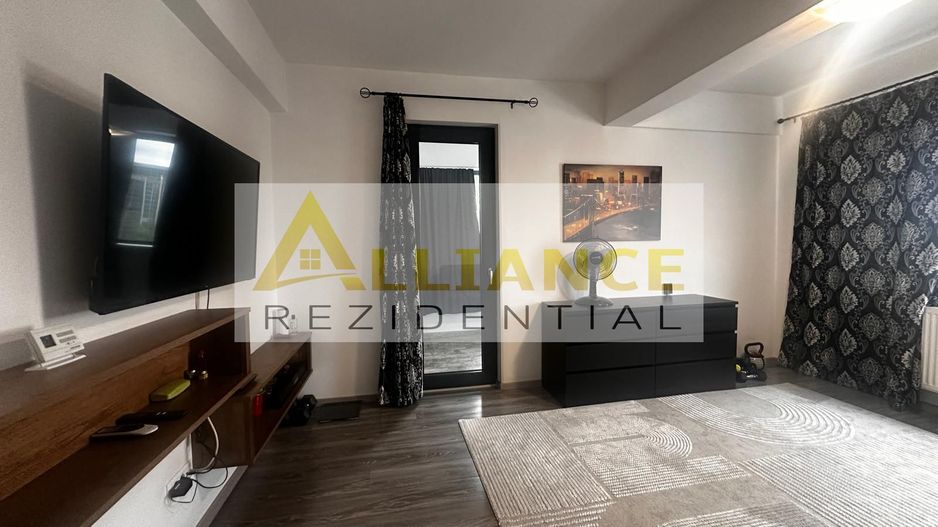 Apartament 3 camere   Mutare imediata| Renovat 2025 - Poză 1
