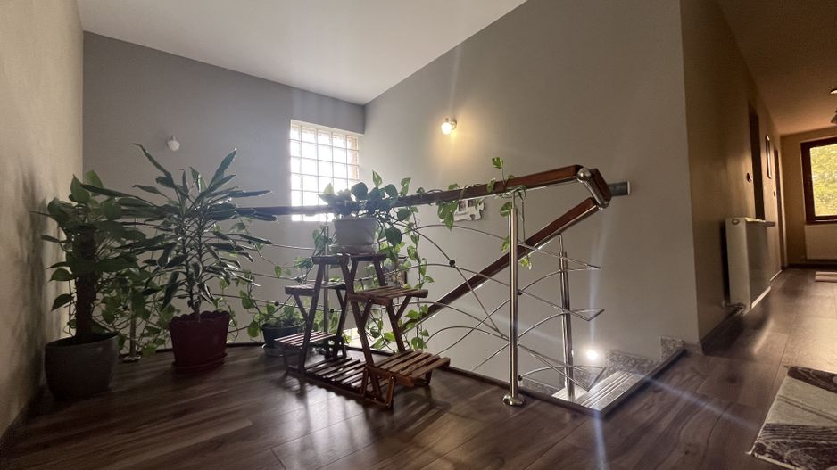 Casa de vânzare în Vulcana Pandele, la o distanță mica de oraș! - Poză 20