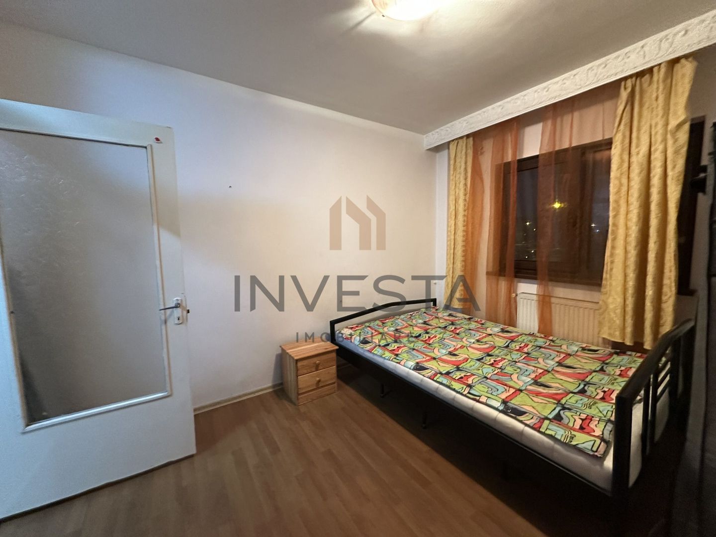 Oportunitate de investite Intre Lacuri! Apartament 3 camere decomandat - Poză 3
