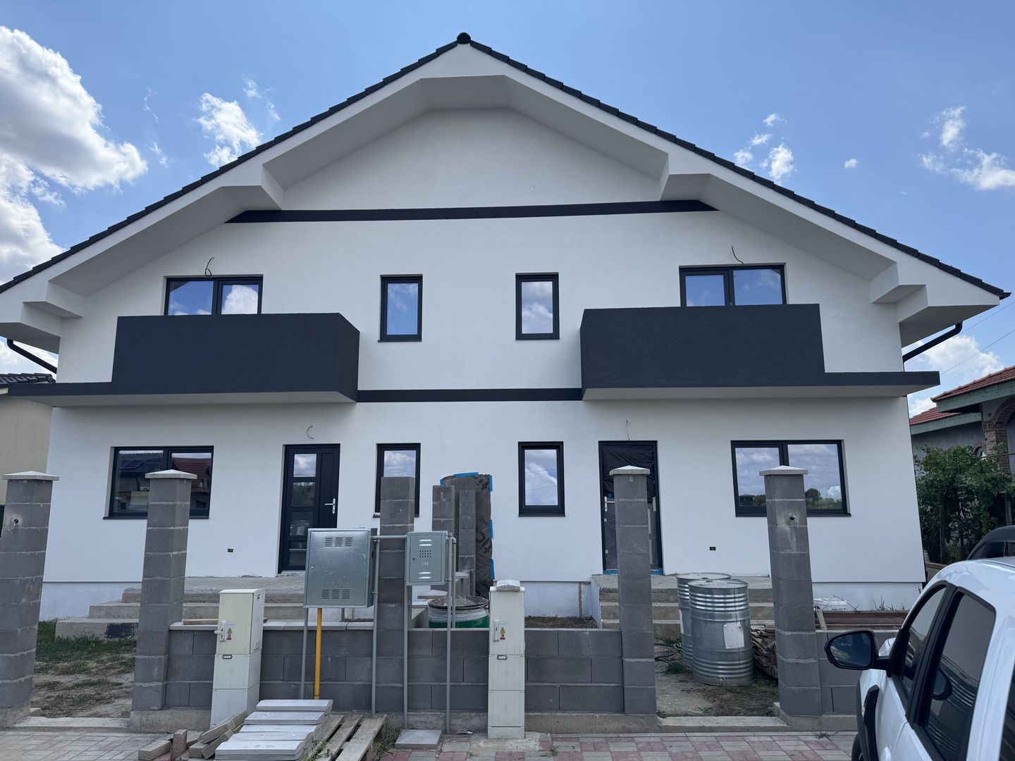 Sanmihaiul Roman Duplex P+M,4 Camere,terasa spatioasa - Poză 1