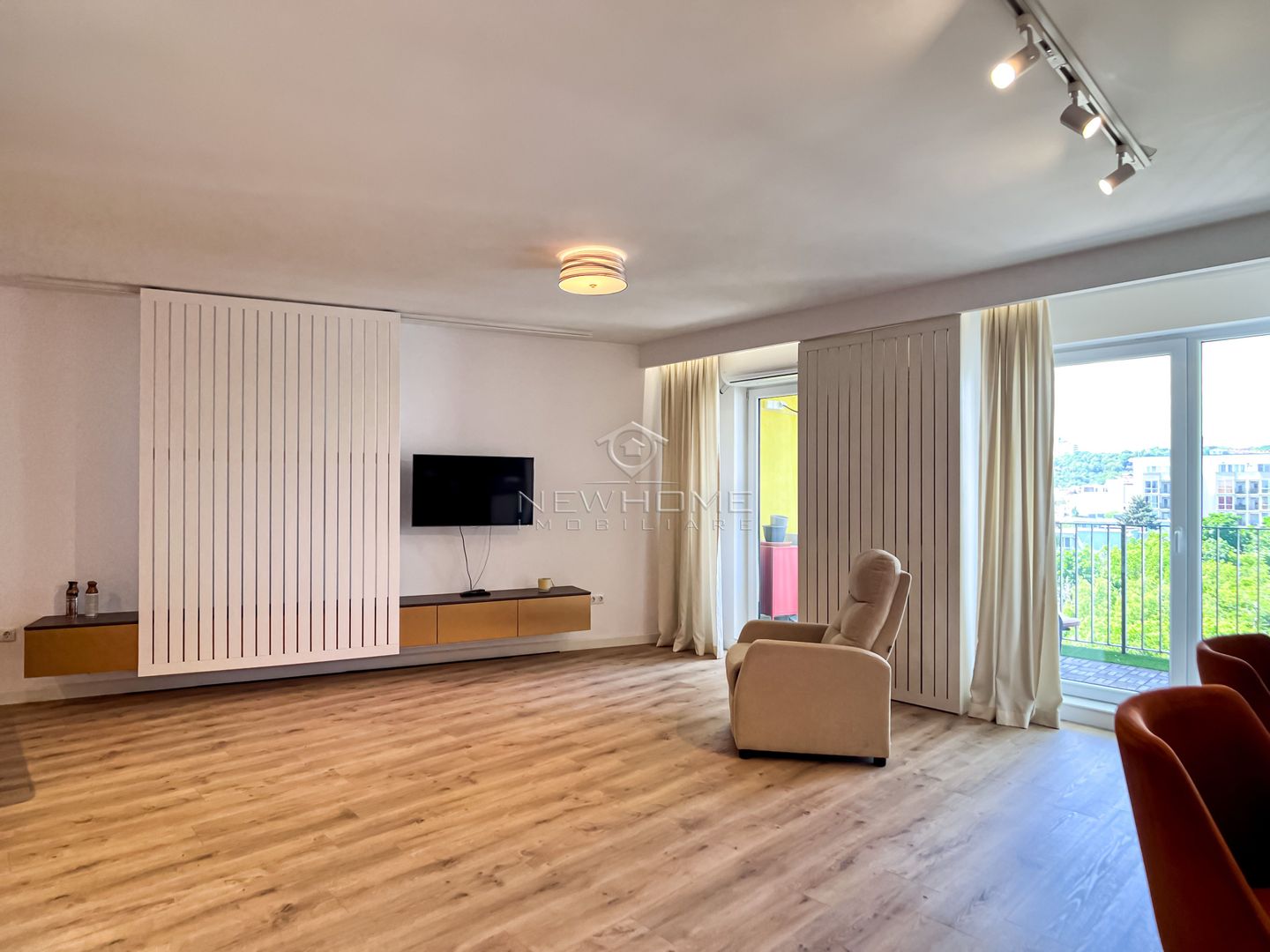 Apartament 2 camere, Parcare,  zona Centrala - Poză 1