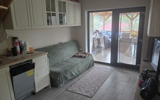 Casă de închiriat cu 3 dormitoare, 2 băi, living și terasă, în Rediu, lângă Primărie - Poză 1