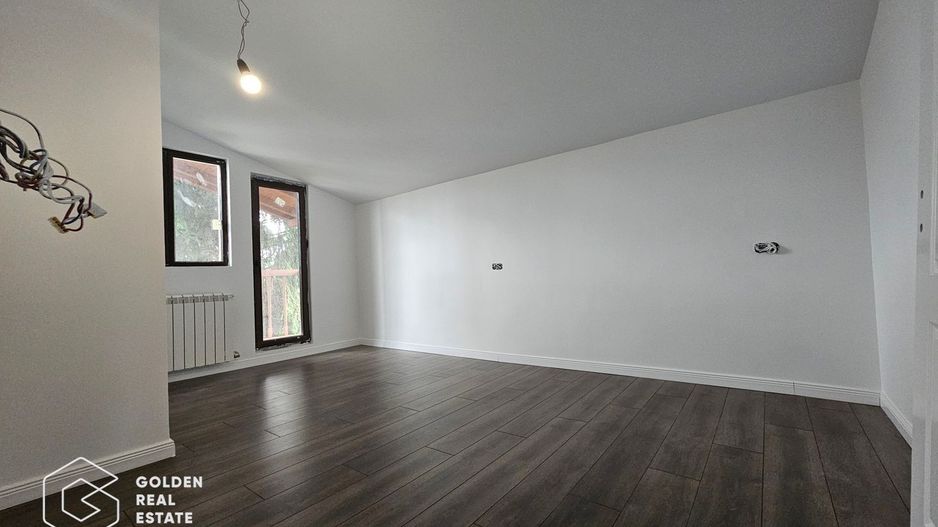 Vila cu 5 camere, 4 bai, Otopeni-centru, COMISION 0, renovata complet - Poză 6