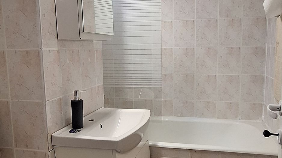 Apartament cu 3 camere - Central - Poză 16