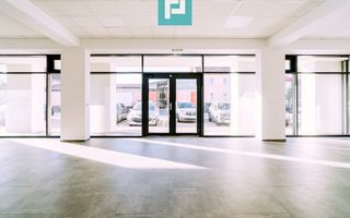 Spațiu comercial nou, vitrine mari, Calea Clujului - Poză 1