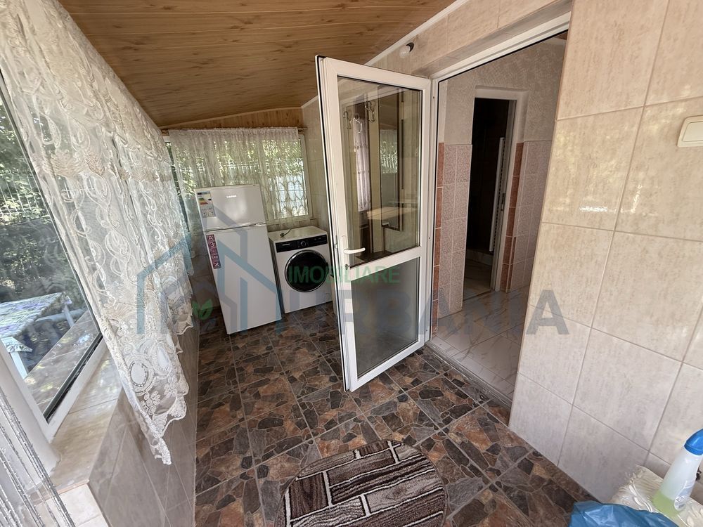 Casa cu o cameră, mobilată și utilată, de închiriat în Valea Adâncă - Poză 2