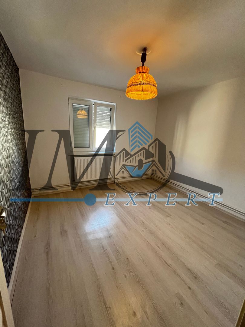 Apartament cu 3 camere renovat de vânzare in Sebeș - Poză 2