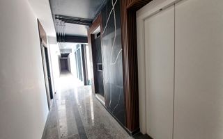 Apartament 3 camere, garaj si boxa - Sibiu central - Poză 3
