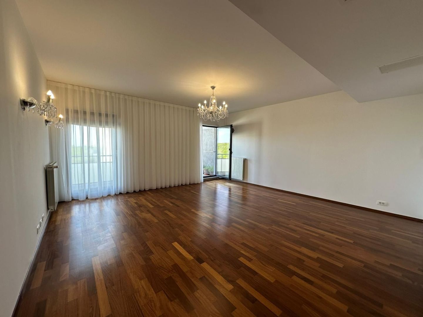 AP. 4 CAMERE- BANEASA, 169 MP - 31 MP TERASA, 2 PARCARI SUBTERANE - Poză 1