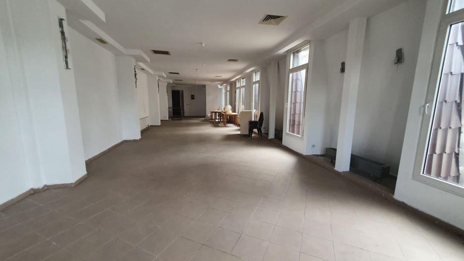 Vila multifunctionala ultracentrala 21 de camere - Poză 4