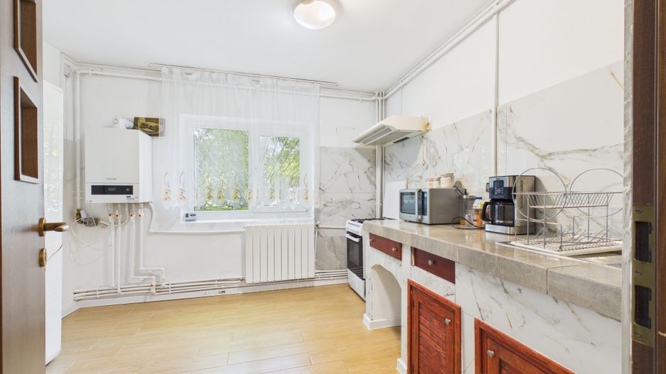 Oportunitate - 2 Apartamente 4 + 2 camere - Zona 13 Septembrie - Poză 19