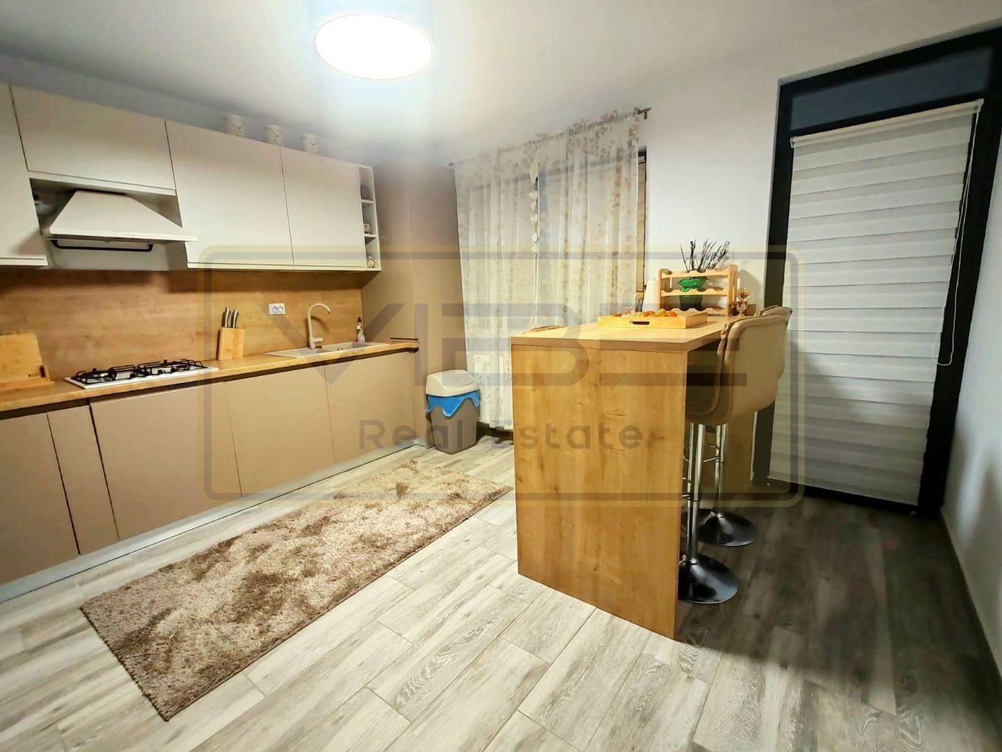 Duplex-4 camere - Mobilat Modern-Valea Adanca-``5 Drumuri`` - Poză 14