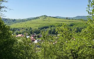 Vanzare casa cu 4 camere+anexe într-o zonă de poveste – Bezdead - Poză 15